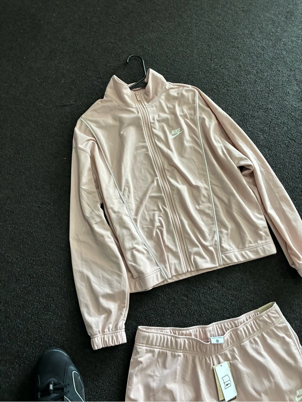 Nike Women’s Fitted Track Suit OUTFIT DD5860-601 SZ Large Pastel Pink New NWT